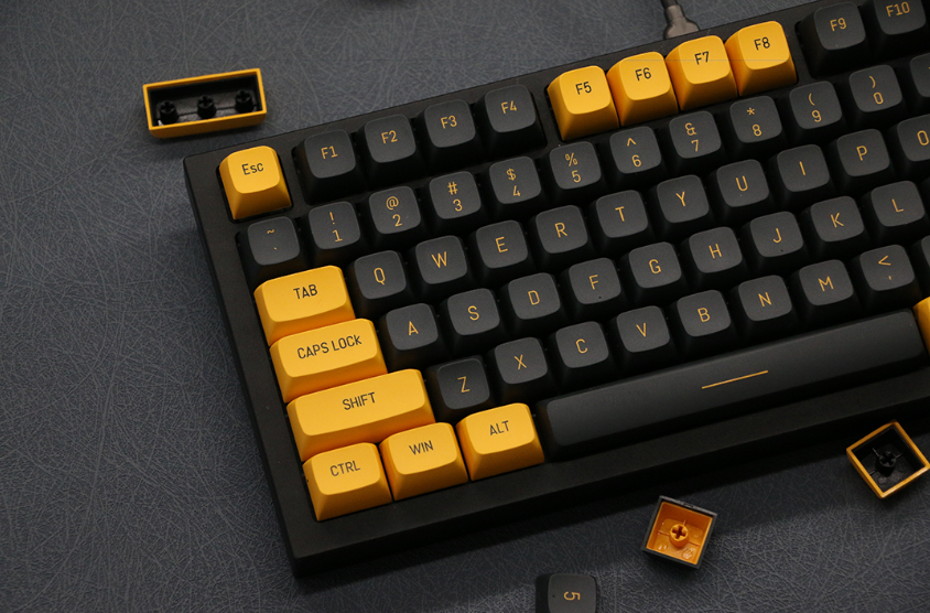 BLACK & YELLOW KEYCAPS